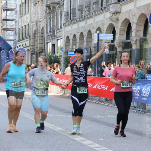 07.09.2025 - BARMER Alsterlauf Strokosch-Dieckow http://msf.ph/oto/8732011 07.09.2025 10:22:55 Ziel 3663, 3665, 4128, 4755, 5191, 5727 meine-sportfotos.de