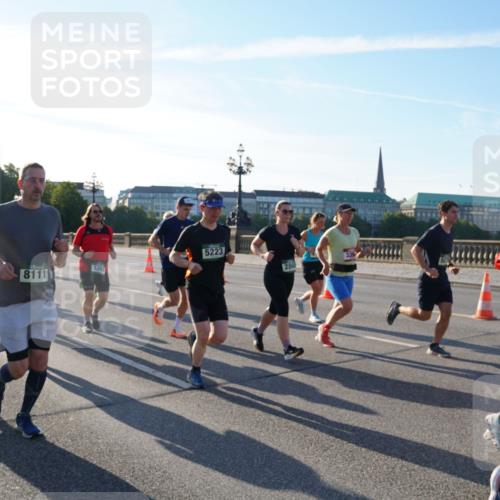 07.09.2025 - BARMER Alsterlauf Yannick Fuchs http://msf.ph/oto/8732092 07.09.2025 09:03:08 Laufen 3661, 8111, 526, 5223, 2860 meine-sportfotos.de