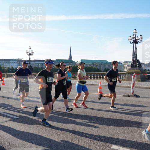 07.09.2025 - BARMER Alsterlauf Yannick Fuchs http://msf.ph/oto/8732095 07.09.2025 09:03:09 Laufen 8111, 248, 5223, 5075 meine-sportfotos.de