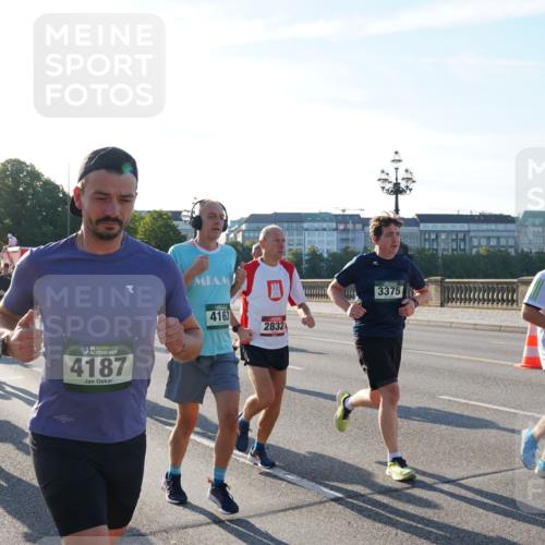 07.09.2025 - BARMER Alsterlauf Yannick Fuchs http://msf.ph/oto/8732148 07.09.2025 09:03:16 Laufen 3515, 417, 36, 4187, 4163, 2832, 3375, 6044, 624 meine-sportfotos.de