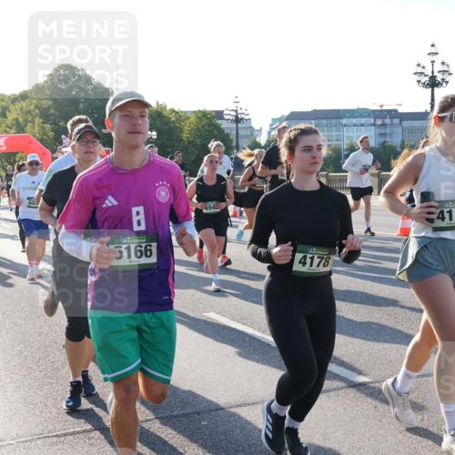 07.09.2025 - BARMER Alsterlauf Yannick Fuchs http://msf.ph/oto/8732170 07.09.2025 09:03:19 Laufen 3347, 4203, 4202, 60, 5166, 494, 4178, 4179 meine-sportfotos.de