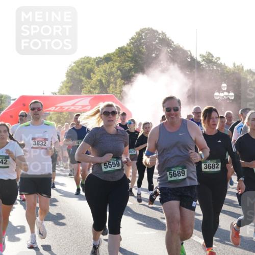 07.09.2025 - BARMER Alsterlauf Yannick Fuchs http://msf.ph/oto/8732283 07.09.2025 09:03:48 Laufen 690, 8042, 3832, 497, 5559, 826, 3682, 5689, 368, 603 meine-sportfotos.de