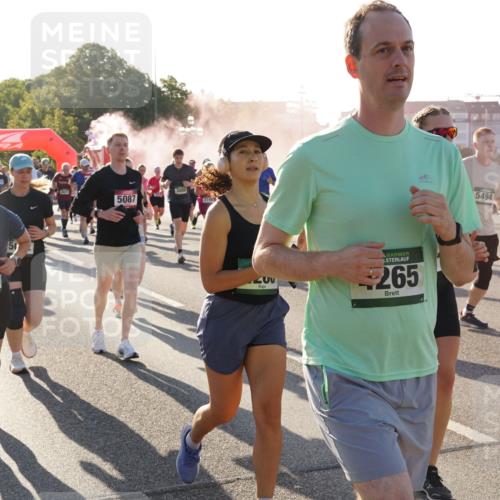 07.09.2025 - BARMER Alsterlauf Yannick Fuchs http://msf.ph/oto/8732415 07.09.2025 09:04:04 Laufen 5379, 5087, 300, 5, 265, 5494, 5804 meine-sportfotos.de