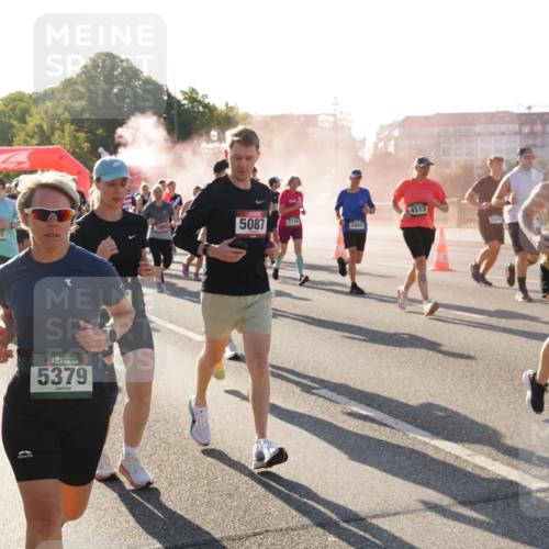 07.09.2025 - BARMER Alsterlauf Yannick Fuchs http://msf.ph/oto/8732424 07.09.2025 09:04:05 Laufen 5087, 2241, 2575, 5864, 136, 5379, 4513, 1474, 4705 meine-sportfotos.de
