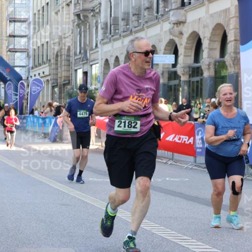 07.09.2025 - BARMER Alsterlauf Strokosch-Dieckow http://msf.ph/oto/8732430 07.09.2025 10:22:18 Ziel 3026, 3070, 3128, 3964, 4001, 4166, 4528, 4641, 5489, 5914, 5951, 6314, 8192 meine-sportfotos.de