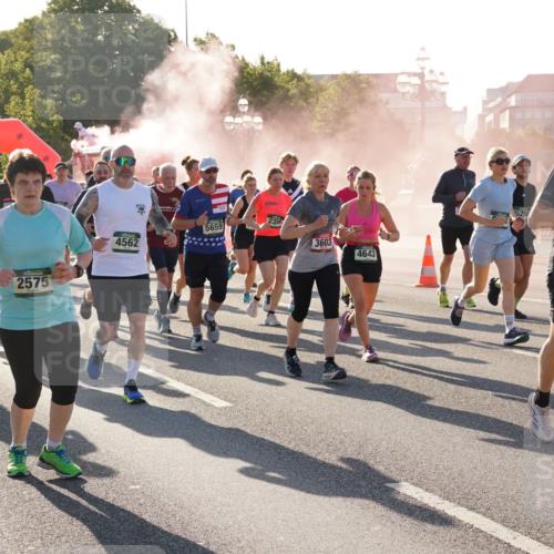 07.09.2025 - BARMER Alsterlauf Yannick Fuchs http://msf.ph/oto/8732431 07.09.2025 09:04:06 Laufen 5699, 4669, 2575, 5659, 23, 4562, 3603, 4643, 300 meine-sportfotos.de