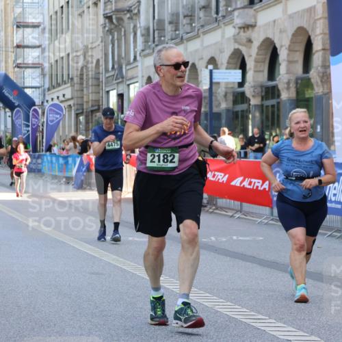 07.09.2025 - BARMER Alsterlauf Strokosch-Dieckow http://msf.ph/oto/8732448 07.09.2025 10:22:18 Ziel 3026, 3070, 3128, 3964, 4001, 4166, 4528, 4641, 5489, 5914, 5951, 6314, 8192 meine-sportfotos.de