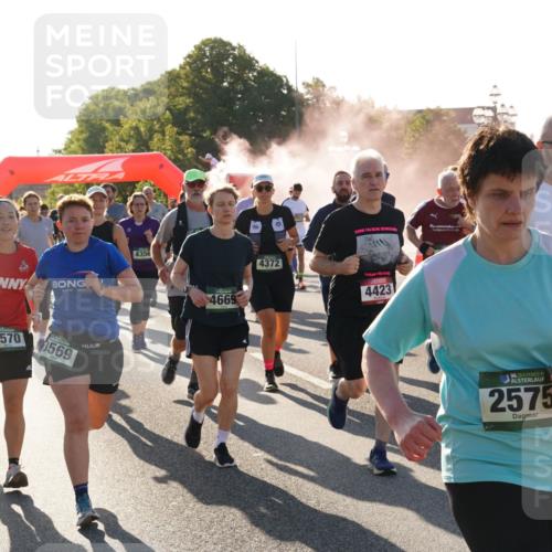 07.09.2025 - BARMER Alsterlauf Yannick Fuchs http://msf.ph/oto/8732452 07.09.2025 09:04:08 Laufen 14414, 3570, 83569, 4356, 4669, 4372, 4423, 2575, 3019 meine-sportfotos.de