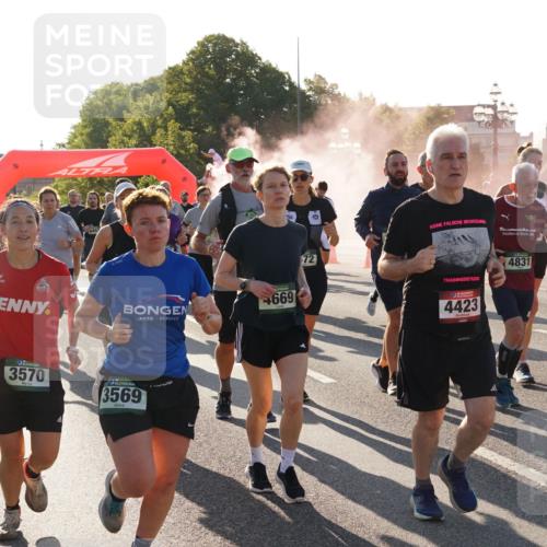 07.09.2025 - BARMER Alsterlauf Yannick Fuchs http://msf.ph/oto/8732457 07.09.2025 09:04:09 Laufen 5403, 669, 3570, 3569, 5334, 72, 218, 4423, 4831 meine-sportfotos.de