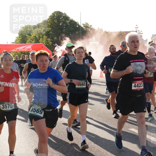 07.09.2025 - BARMER Alsterlauf Yannick Fuchs http://msf.ph/oto/8732459 07.09.2025 09:04:09 Laufen 5403, 3405, 669, 4423, 31, 3570, 3569, 2188, 565 meine-sportfotos.de