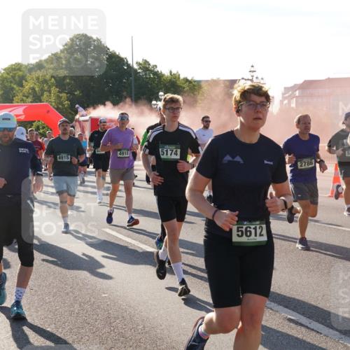 07.09.2025 - BARMER Alsterlauf Yannick Fuchs http://msf.ph/oto/8732586 07.09.2025 09:04:26 Laufen 8076, 4910, 5174, 4915, 5612, 2786, 5328, 2808, 1111 meine-sportfotos.de