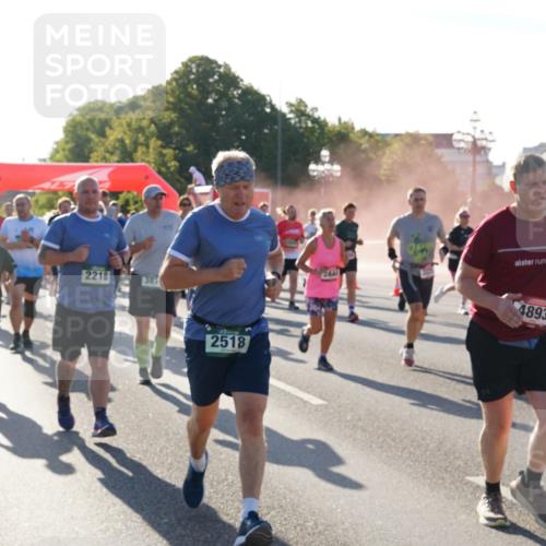 07.09.2025 - BARMER Alsterlauf Yannick Fuchs http://msf.ph/oto/8732620 07.09.2025 09:04:31 Laufen 2708, 2218, 387, 2518, 330, 4893 meine-sportfotos.de