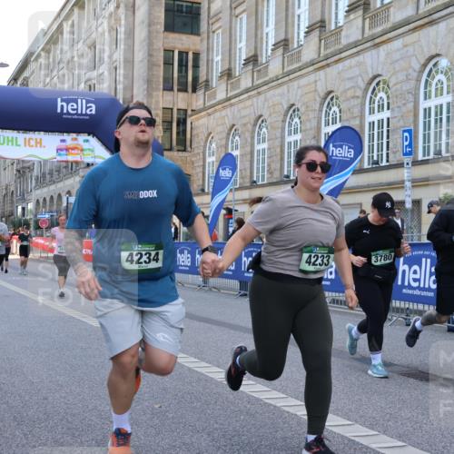 07.09.2025 - BARMER Alsterlauf Strokosch-Dieckow http://msf.ph/oto/8732752 07.09.2025 10:21:52 Ziel 2051, 2182, 2727, 2972, 2976, 3223, 3248, 3571, 3699, 4350, 4448, 4475, 4563, 4907, 5735 meine-sportfotos.de