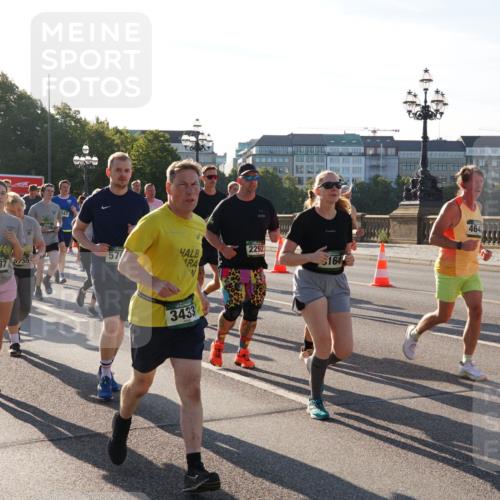 07.09.2025 - BARMER Alsterlauf Yannick Fuchs http://msf.ph/oto/8732754 07.09.2025 09:05:07 Laufen 1572, 078, 3043, 2292, 57, 164, 4537, 3433, 464, 3703 meine-sportfotos.de