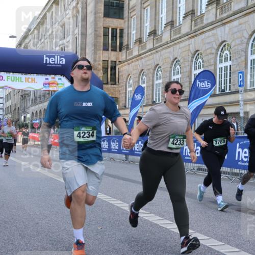 07.09.2025 - BARMER Alsterlauf Strokosch-Dieckow http://msf.ph/oto/8732758 07.09.2025 10:21:51 Ziel 2051, 2182, 2727, 2972, 2976, 3223, 3248, 3571, 3699, 4350, 4448, 4475, 4563, 4907, 5735 meine-sportfotos.de