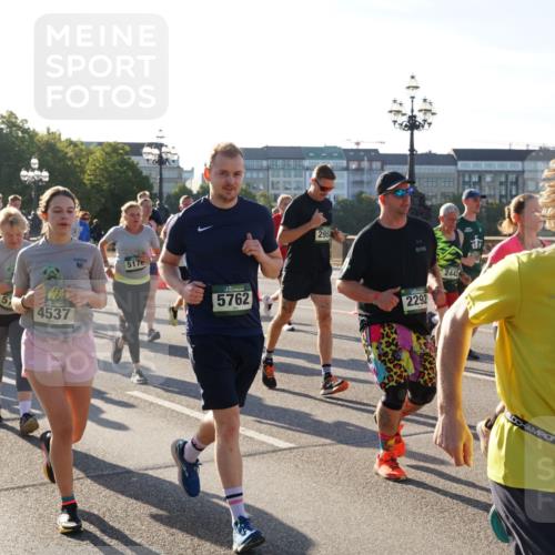 07.09.2025 - BARMER Alsterlauf Yannick Fuchs http://msf.ph/oto/8732762 07.09.2025 09:05:08 Laufen 3043, 3606, 3595, 5, 4537, 517, 5762, 295, 21, 2292, 2442, 343 meine-sportfotos.de