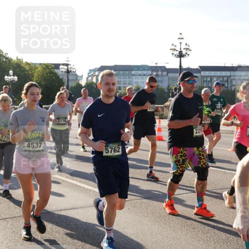 07.09.2025 - BARMER Alsterlauf Yannick Fuchs http://msf.ph/oto/8732763 07.09.2025 09:05:08 Laufen 3043, 575, 4537, 5176, 5762, 295, 6005, 2292, 44, 4711 meine-sportfotos.de