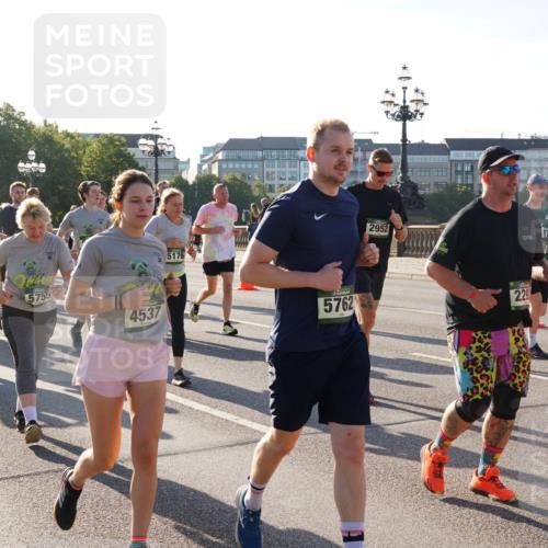 07.09.2025 - BARMER Alsterlauf Yannick Fuchs http://msf.ph/oto/8732766 07.09.2025 09:05:09 Laufen 3043, 360, 2595, 5755, 4537, 5176, 5762, 2952, 229, 4711 meine-sportfotos.de