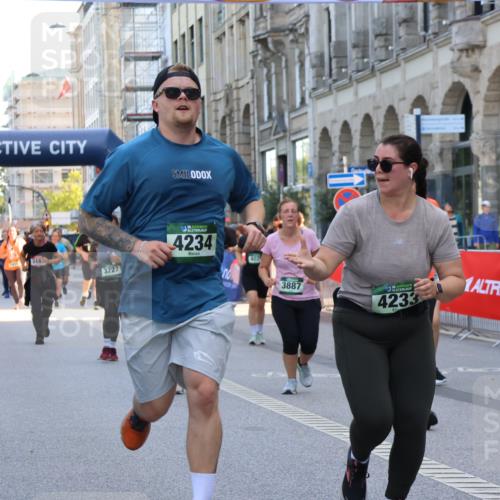 07.09.2025 - BARMER Alsterlauf Strokosch-Dieckow http://msf.ph/oto/8732793 07.09.2025 10:21:49 Ziel 2051, 2182, 2727, 3185, 3248, 3571, 3699, 4350, 4448, 4475, 4563, 4907, 5735, 8004 meine-sportfotos.de