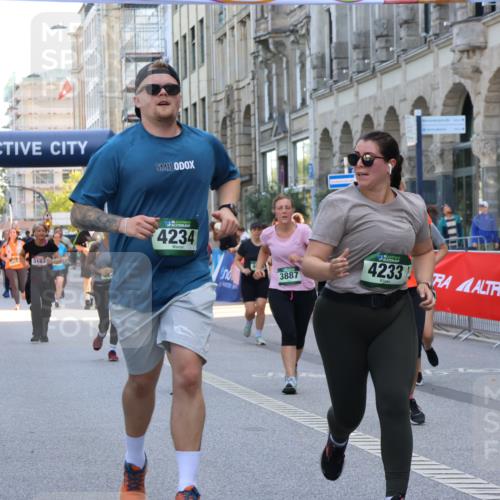07.09.2025 - BARMER Alsterlauf Strokosch-Dieckow http://msf.ph/oto/8732804 07.09.2025 10:21:49 Ziel 2051, 2182, 2727, 3185, 3248, 3571, 3699, 4350, 4448, 4475, 4563, 4907, 5735, 8004 meine-sportfotos.de