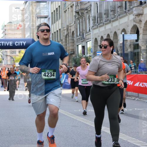 07.09.2025 - BARMER Alsterlauf Strokosch-Dieckow http://msf.ph/oto/8732809 07.09.2025 10:21:49 Ziel 2051, 2182, 2727, 3185, 3248, 3571, 3699, 4350, 4448, 4475, 4563, 4907, 5735, 8004 meine-sportfotos.de