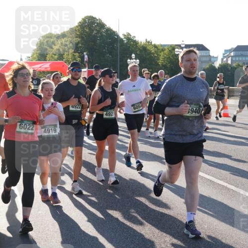 07.09.2025 - BARMER Alsterlauf Yannick Fuchs http://msf.ph/oto/8732888 07.09.2025 09:05:45 Laufen 5408, 3446, 6022, 4919, 4922, 4921, 6054, 157, 3940 meine-sportfotos.de