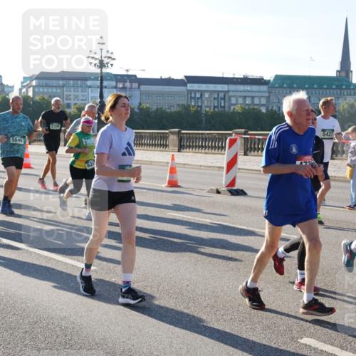 07.09.2025 - BARMER Alsterlauf Yannick Fuchs http://msf.ph/oto/8732970 07.09.2025 09:05:58 Laufen 4114, 915, 5646, 2300, 4736, 5427, 8212 meine-sportfotos.de