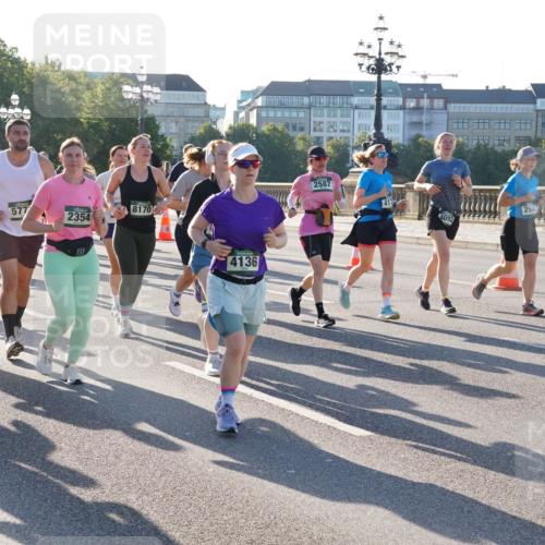 07.09.2025 - BARMER Alsterlauf Yannick Fuchs http://msf.ph/oto/8733022 07.09.2025 09:06:04 Laufen 5872, 4841, 339, 577, 8170, 2354, 4136, 2587, 417, 4092, 2504, 35 meine-sportfotos.de