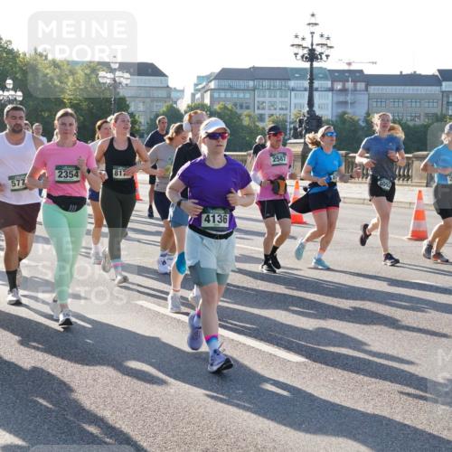 07.09.2025 - BARMER Alsterlauf Yannick Fuchs http://msf.ph/oto/8733023 07.09.2025 09:06:04 Laufen 5872, 4841, 3390, 2354, 817, 577, 4136, 2587, 2504, 4092 meine-sportfotos.de