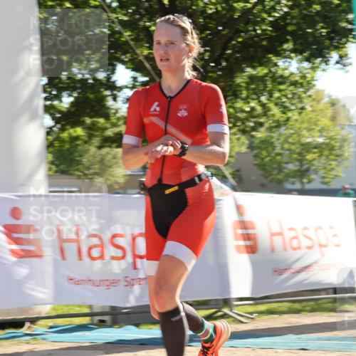 07.09.2025 - 19. Norderstedt Triathlon Luisa Fischer http://msf.ph/oto/8733050 07.09.2025 16:10:29 Ziel 1404 meine-sportfotos.de