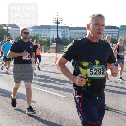 07.09.2025 - BARMER Alsterlauf Yannick Fuchs http://msf.ph/oto/8733131 07.09.2025 09:06:29 Laufen 3687, 4045, 36, 5292, 5595 meine-sportfotos.de