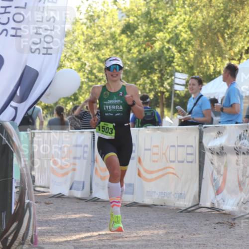 07.09.2025 - 19. Norderstedt Triathlon Luisa Fischer http://msf.ph/oto/8733141 07.09.2025 16:13:46 Ziel 1503 meine-sportfotos.de