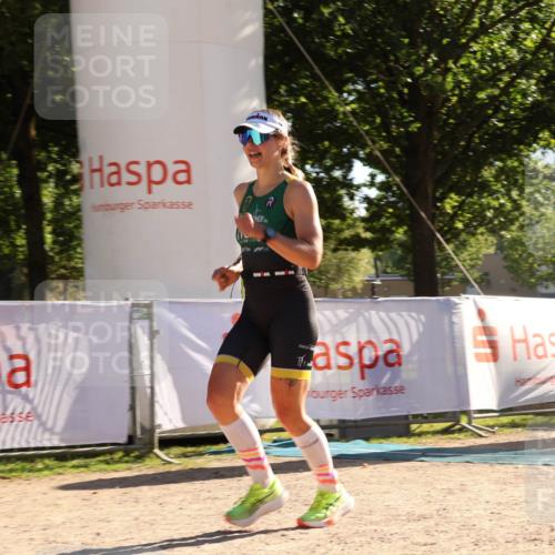 07.09.2025 - 19. Norderstedt Triathlon Luisa Fischer http://msf.ph/oto/8733160 07.09.2025 16:13:50 Ziel 469, 1503 meine-sportfotos.de