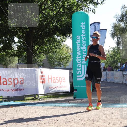 07.09.2025 - 19. Norderstedt Triathlon Luisa Fischer http://msf.ph/oto/8733164 07.09.2025 16:13:54 Ziel 469, 1503 meine-sportfotos.de