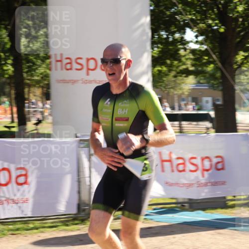 07.09.2025 - 19. Norderstedt Triathlon Luisa Fischer http://msf.ph/oto/8733200 07.09.2025 16:15:44 Ziel 1483 meine-sportfotos.de