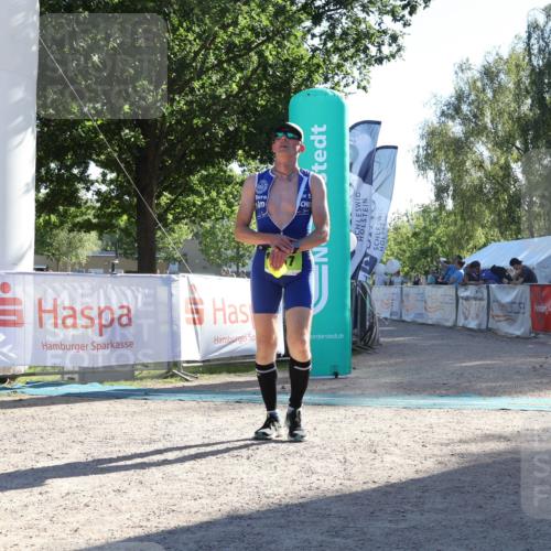 07.09.2025 - 19. Norderstedt Triathlon Luisa Fischer http://msf.ph/oto/8733309 07.09.2025 16:17:19 Ziel 967 meine-sportfotos.de
