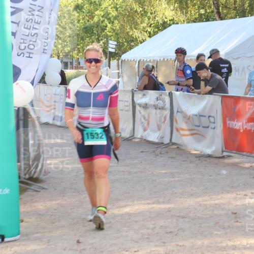 07.09.2025 - 19. Norderstedt Triathlon Luisa Fischer http://msf.ph/oto/8733385 07.09.2025 16:19:59 Ziel 1532 meine-sportfotos.de