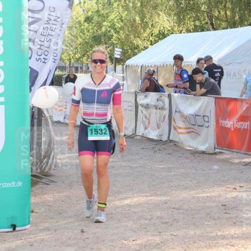 07.09.2025 - 19. Norderstedt Triathlon Luisa Fischer http://msf.ph/oto/8733388 07.09.2025 16:19:59 Ziel 1532 meine-sportfotos.de