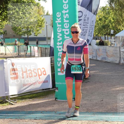 07.09.2025 - 19. Norderstedt Triathlon Luisa Fischer http://msf.ph/oto/8733399 07.09.2025 16:20:01 Ziel 1532 meine-sportfotos.de
