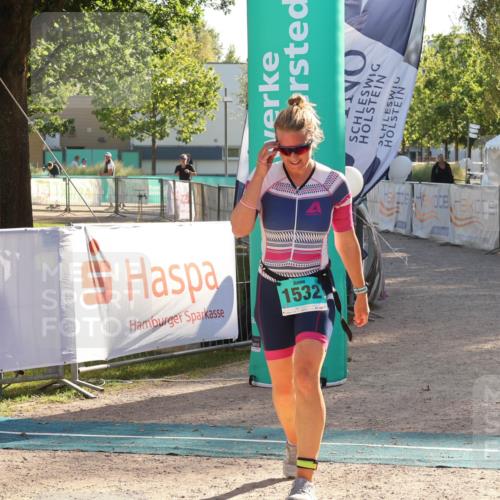 07.09.2025 - 19. Norderstedt Triathlon Luisa Fischer http://msf.ph/oto/8733404 07.09.2025 16:20:02 Ziel 1532 meine-sportfotos.de