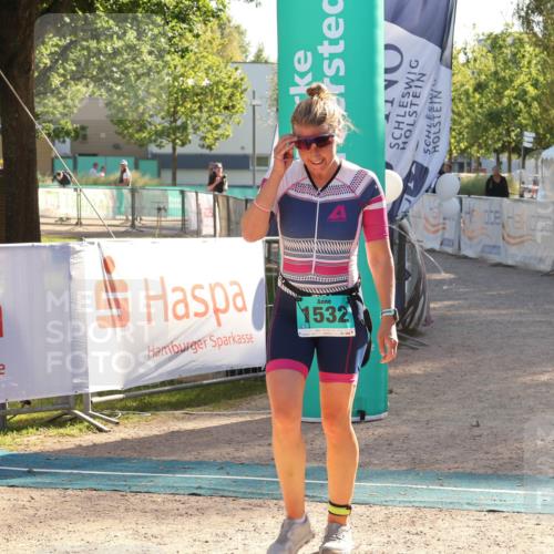 07.09.2025 - 19. Norderstedt Triathlon Luisa Fischer http://msf.ph/oto/8733406 07.09.2025 16:20:02 Ziel 1532 meine-sportfotos.de