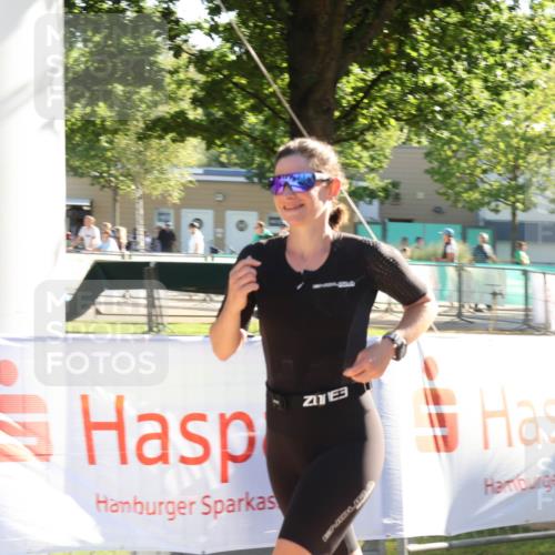 07.09.2025 - 19. Norderstedt Triathlon Luisa Fischer http://msf.ph/oto/8733421 07.09.2025 16:20:13 Ziel 1414 meine-sportfotos.de