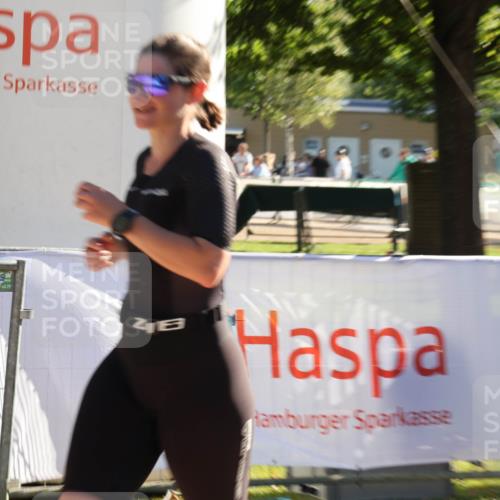 07.09.2025 - 19. Norderstedt Triathlon Luisa Fischer http://msf.ph/oto/8733422 07.09.2025 16:20:14 Ziel 450, 1414 meine-sportfotos.de