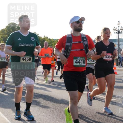 07.09.2025 - BARMER Alsterlauf Yannick Fuchs http://msf.ph/oto/8733423 07.09.2025 09:06:55 Laufen 2712, 1685, 3425, 4459, 2342, 935, 36, 4410, 3054, 3304, 435, 8 meine-sportfotos.de