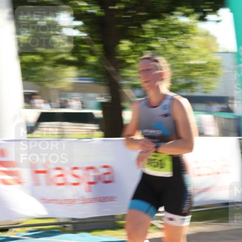 07.09.2025 - 19. Norderstedt Triathlon Luisa Fischer http://msf.ph/oto/8733426 07.09.2025 16:20:19 Ziel 450, 1414 meine-sportfotos.de