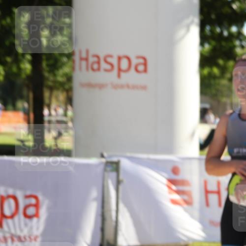 07.09.2025 - 19. Norderstedt Triathlon Luisa Fischer http://msf.ph/oto/8733428 07.09.2025 16:20:20 Ziel 450 meine-sportfotos.de