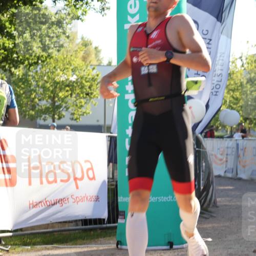 07.09.2025 - 19. Norderstedt Triathlon Luisa Fischer http://msf.ph/oto/8733449 07.09.2025 16:20:59 Ziel 498 meine-sportfotos.de