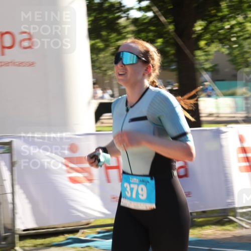 07.09.2025 - 19. Norderstedt Triathlon Luisa Fischer http://msf.ph/oto/8733489 07.09.2025 16:21:42 Ziel 379, 442 meine-sportfotos.de