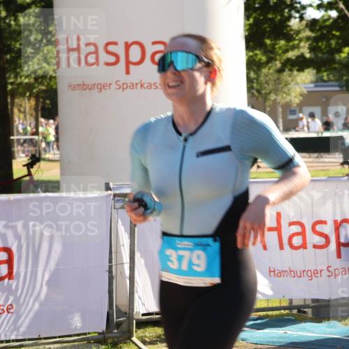 07.09.2025 - 19. Norderstedt Triathlon Luisa Fischer http://msf.ph/oto/8733490 07.09.2025 16:21:42 Ziel 379, 442 meine-sportfotos.de