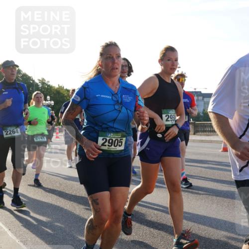 07.09.2025 - BARMER Alsterlauf Yannick Fuchs http://msf.ph/oto/8733500 07.09.2025 09:07:01 Laufen 2401, 2264, 6141, 36, 2905, 2950, 2, 36, 452 meine-sportfotos.de